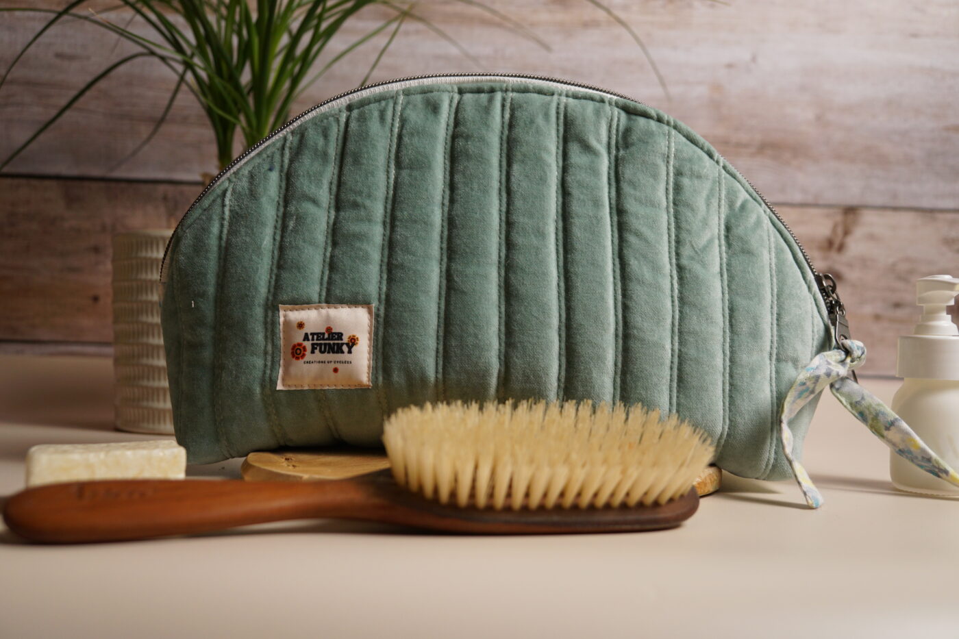 Trousse ronde velours bleu
