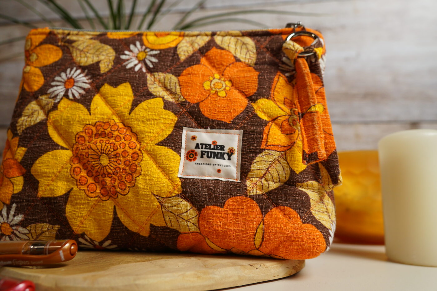 Petite trousse triangle "orange flower" – Image 6