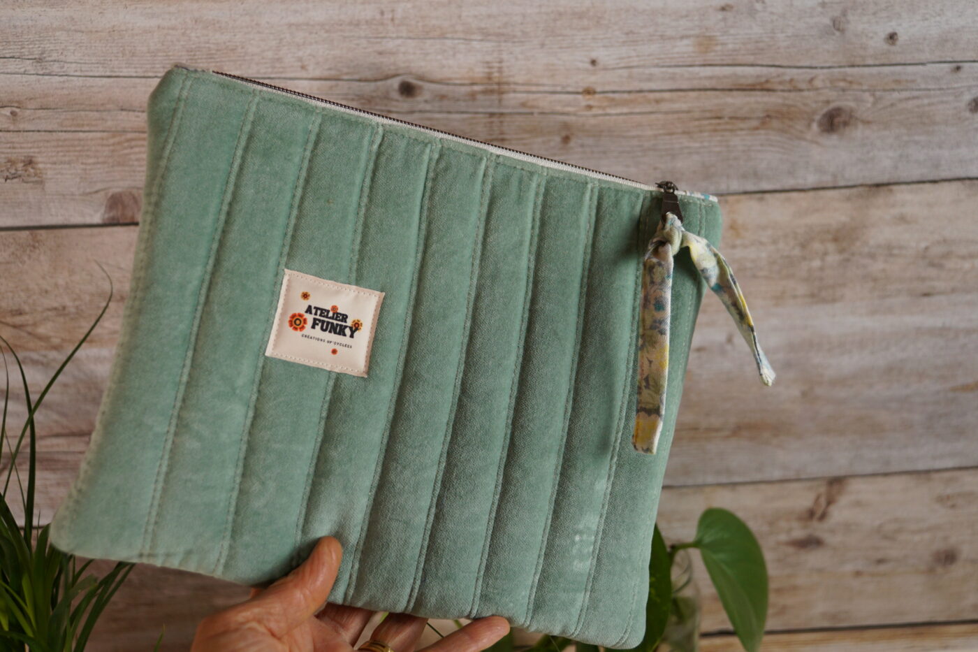 NEW Pochette plate velours bleu NEW – Image 3